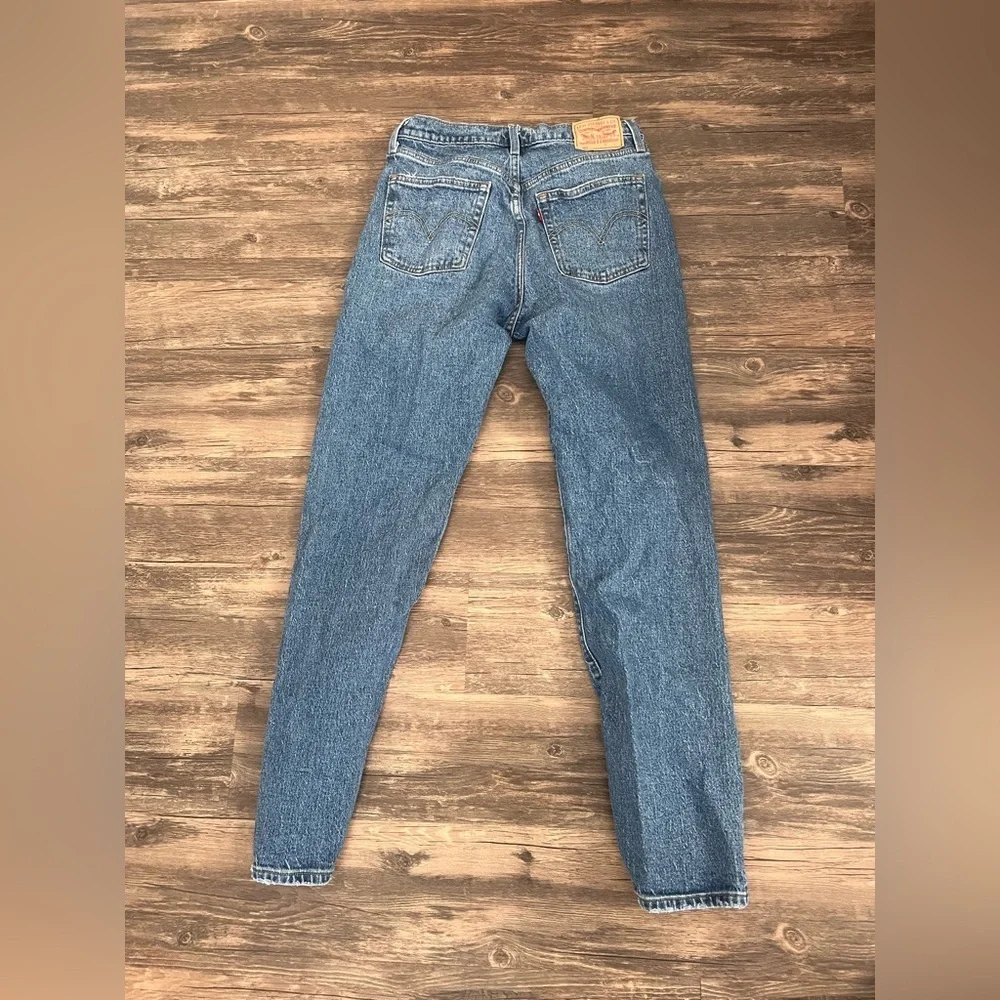 Levi’s 501 Button Fly Jeans Womens High Rise Straight Leg Vintage Wash 27x32